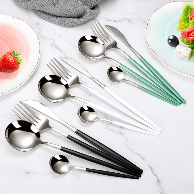 4-piece stainless steel two-tone flatware cutlery set feature closeup