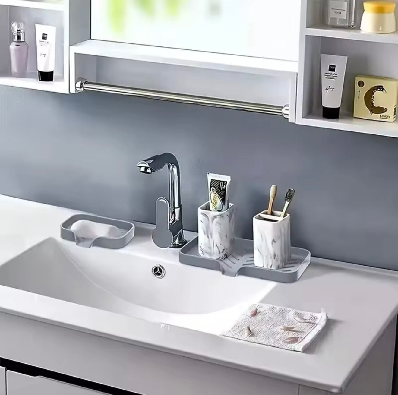 Silicone sink tray sponge holder with drain spout for kitchen and bathroom feature closeup