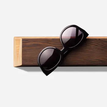 Wood sunglasses holder detail